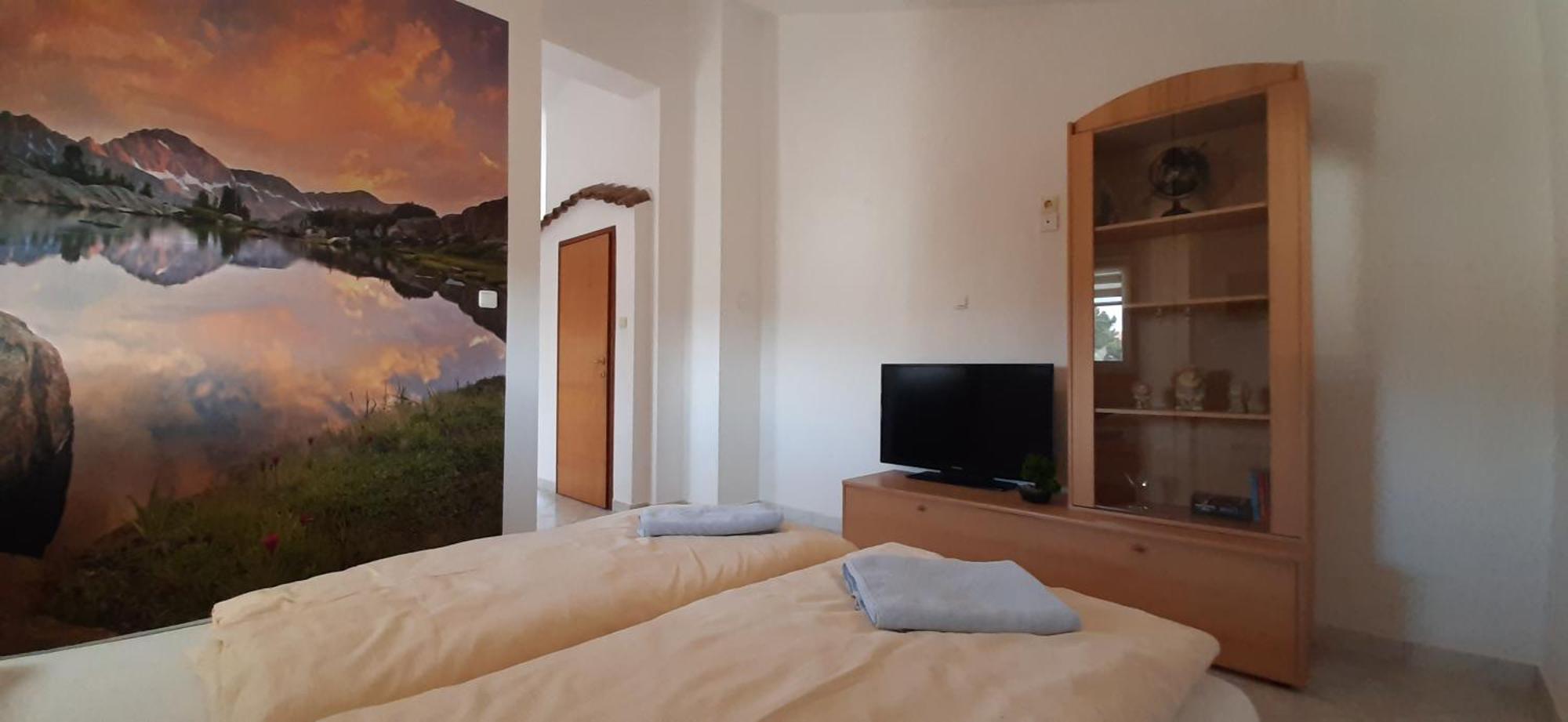 Apartments Hajl Krk Town Rum bild